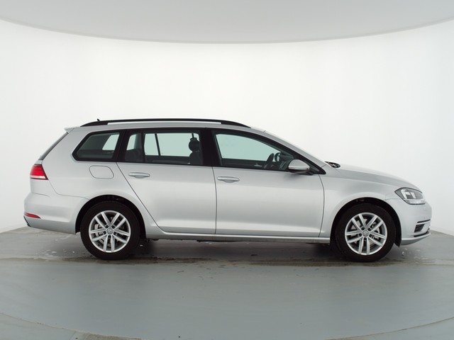 Fahrzeugabbildung Volkswagen Golf VII Variant TSI Comfortline Climatronic PDC SH LM