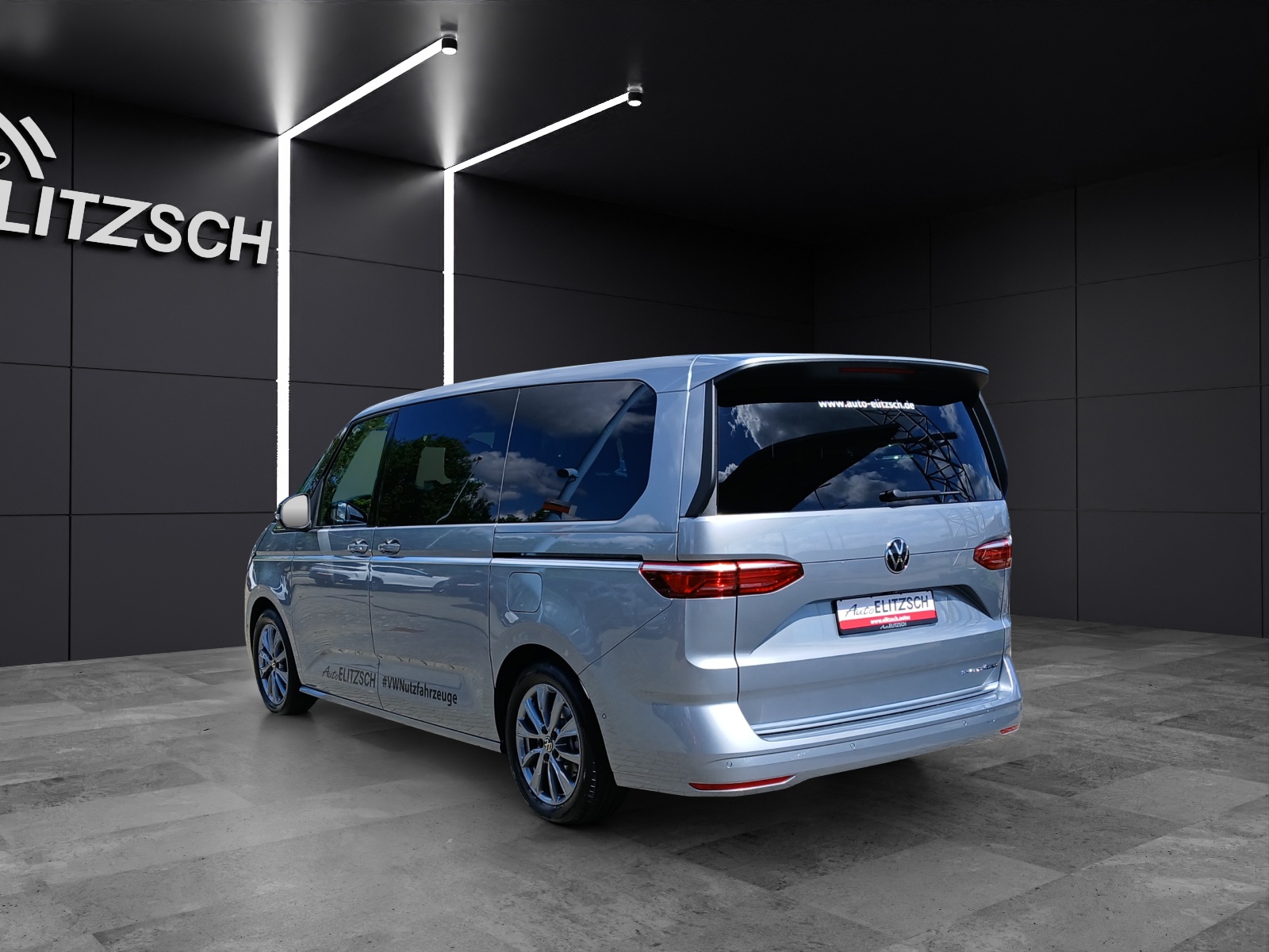 Fahrzeugabbildung Volkswagen T7 Multivan eHybrid Style LR 4MOT DSG LED NAVI AREA VIEW ACC