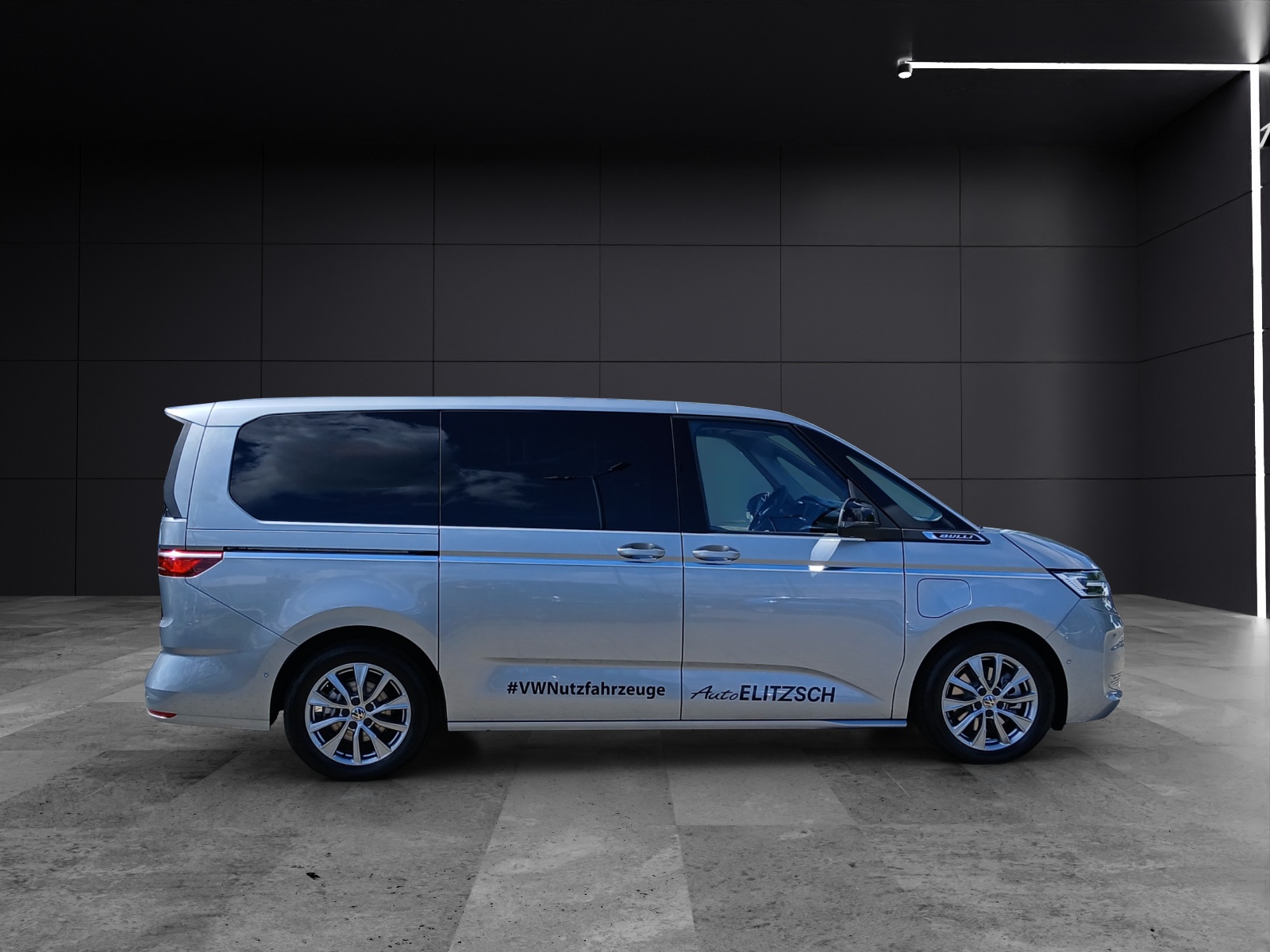 Fahrzeugabbildung Volkswagen T7 Multivan eHybrid Style LR 4MOT DSG LED NAVI AREA VIEW ACC