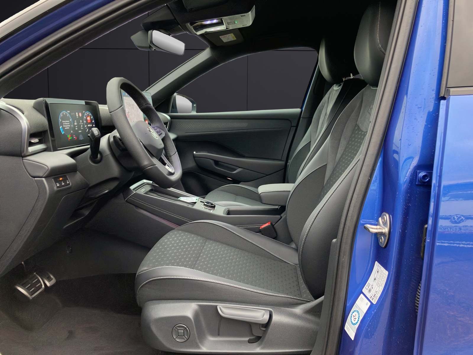 Fahrzeugabbildung Volkswagen T-Roc R-Line TSI DSG ACC SH 360° AppConnect DAB+ Navi