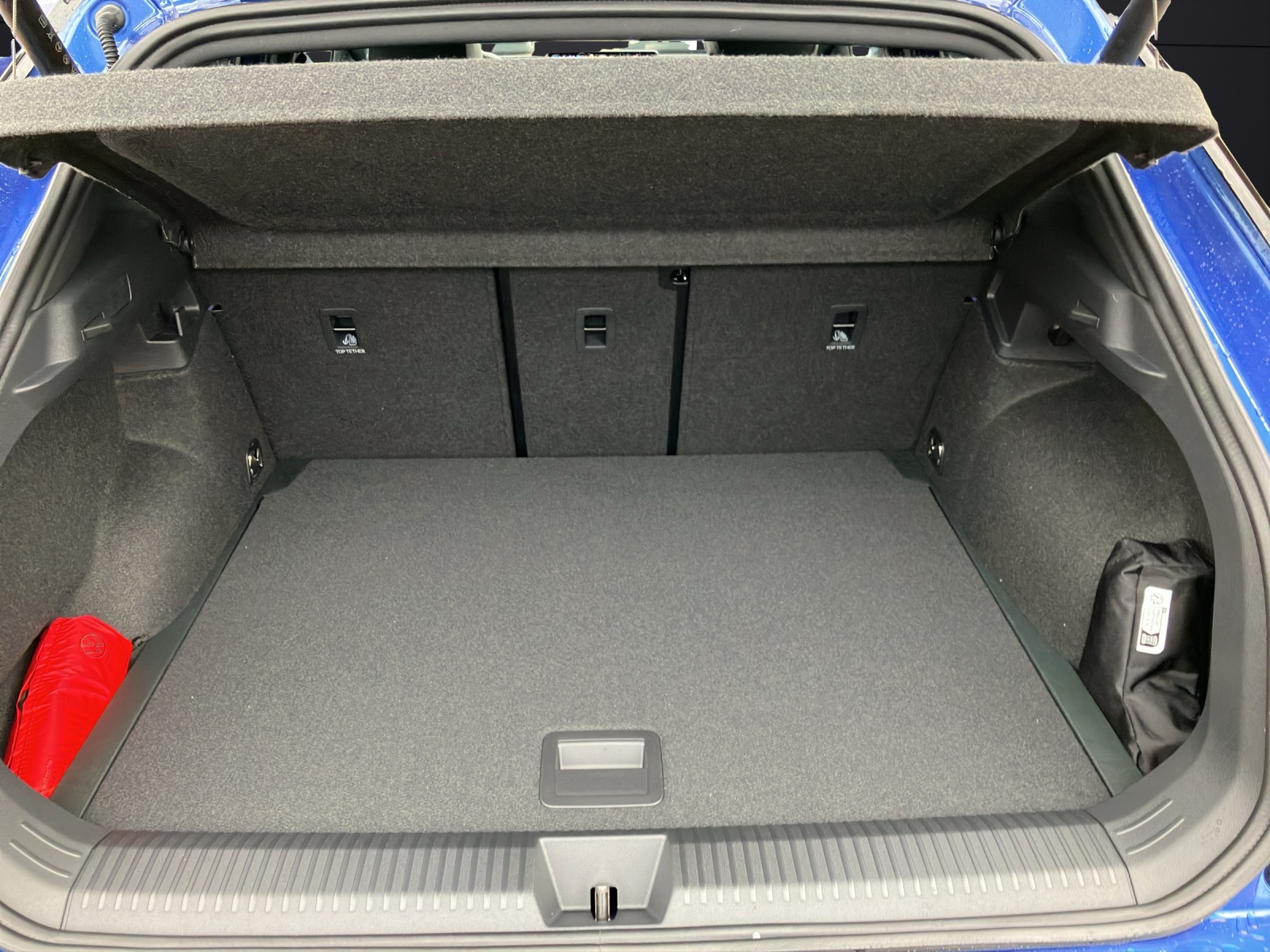 Fahrzeugabbildung Volkswagen T-Roc R-Line TSI DSG ACC SH 360° AppConnect DAB+ Navi