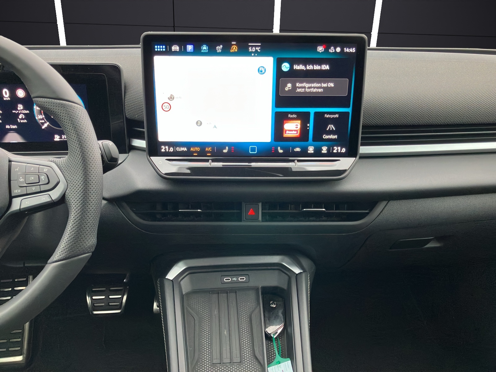 Fahrzeugabbildung Volkswagen T-Roc R-Line TSI DSG ACC SH 360° AppConnect DAB+ Navi