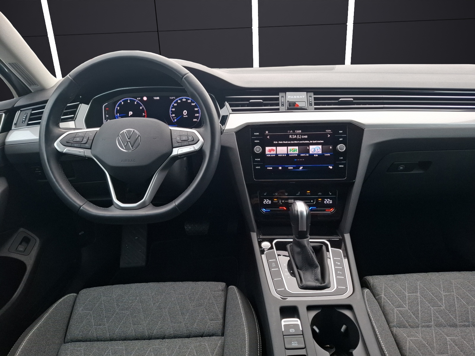 Fahrzeugabbildung Volkswagen Passat Variant TSI Business DSG Matrix Navi AID ACC RFK SH