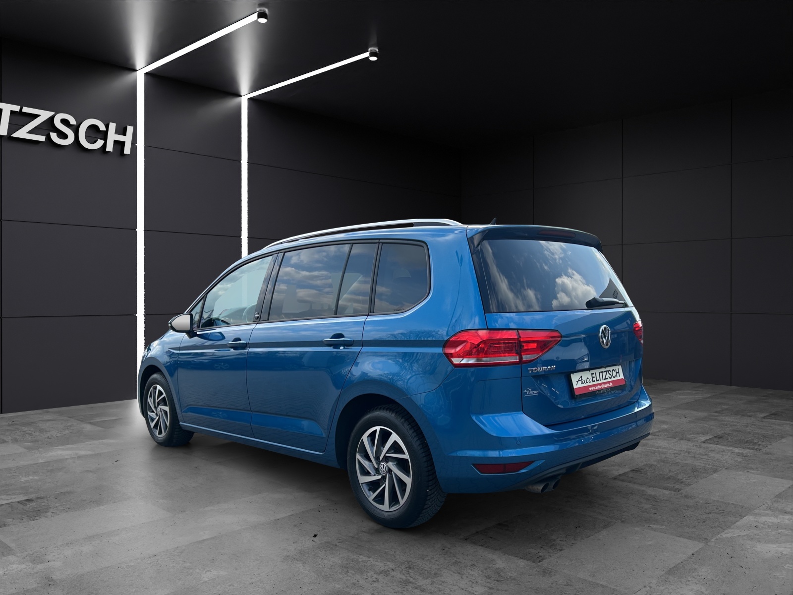 Fahrzeugabbildung Volkswagen Touran SOUND NAVI ACC RFK