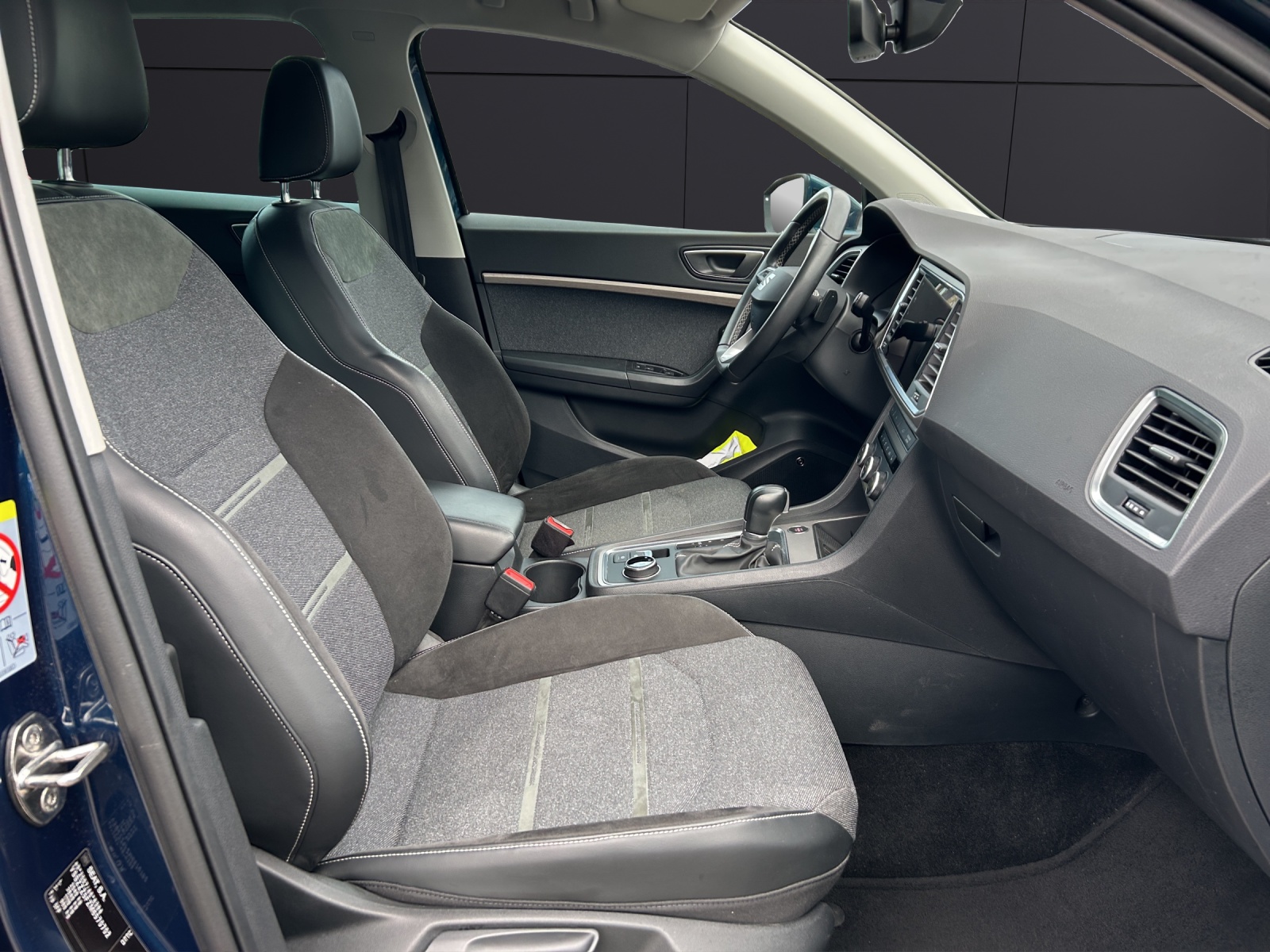 Fahrzeugabbildung SEAT Ateca TDI Xperience DSG LED AHK Navi ACC RFK SH 18