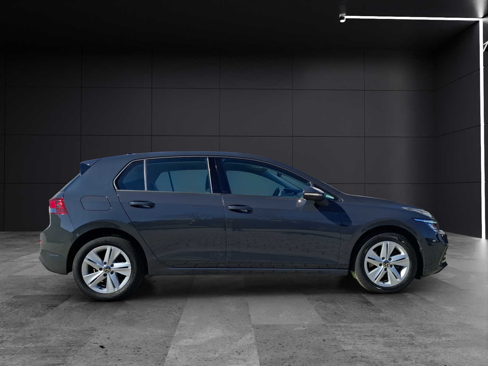 Fahrzeugabbildung Volkswagen Golf VIII TDI Life DSG LED Navi AID ACC PDC SH LM