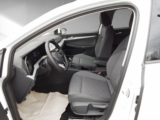 Fahrzeugabbildung Volkswagen Golf VIII Move Climatronic Kamera LED SH