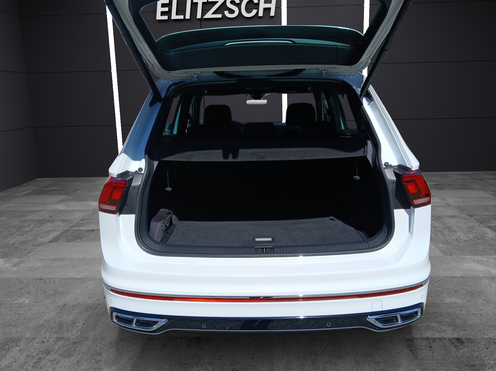 Fahrzeugabbildung Volkswagen Tiguan TDI R-Line FAHRSCHULE