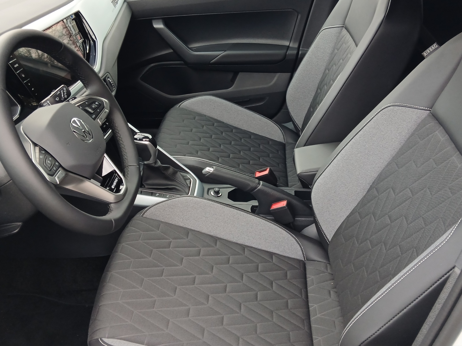 Fahrzeugabbildung Volkswagen Polo Energy LED NAVI DAB ACC