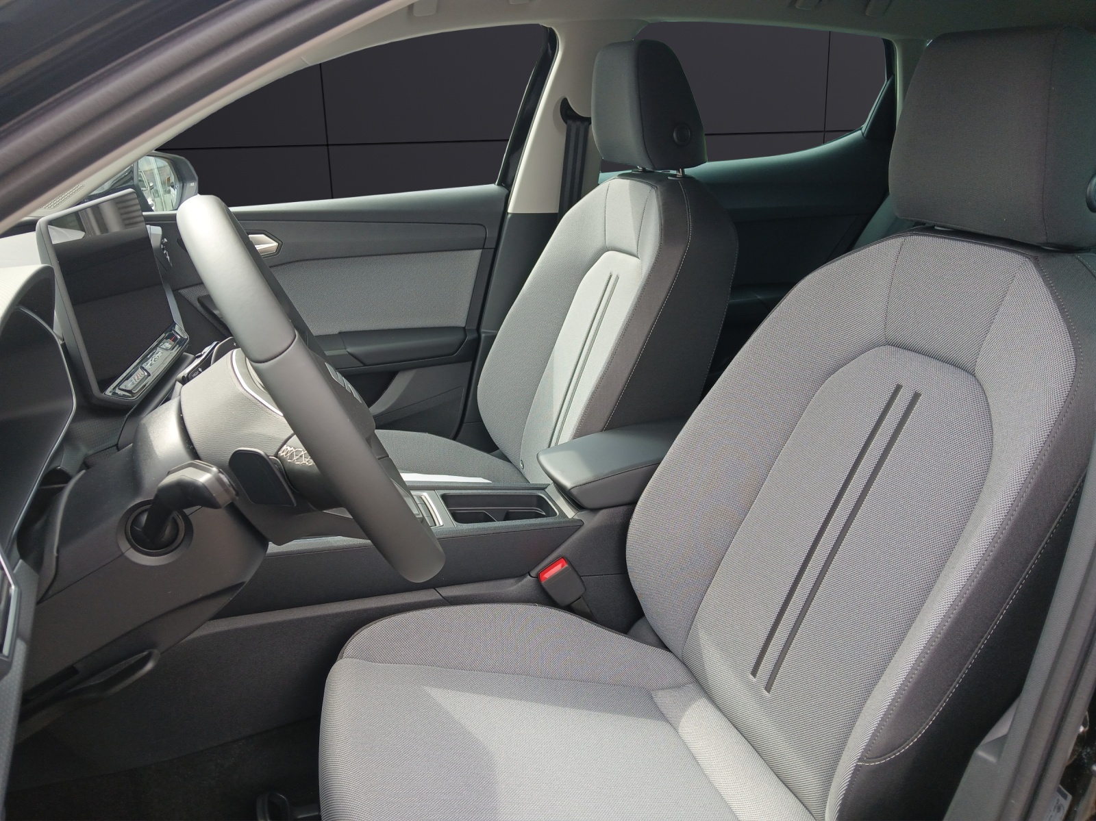 Fahrzeugabbildung SEAT Leon eTSI Road Edition LED Navi DAB