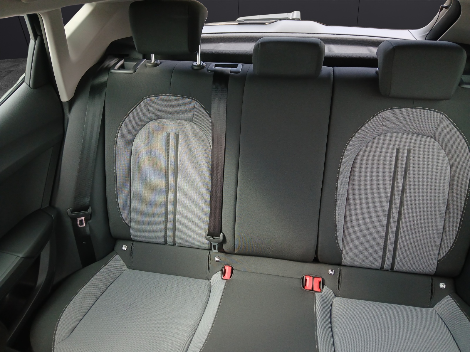 Fahrzeugabbildung SEAT Leon eTSI Road Edition LED Navi DAB