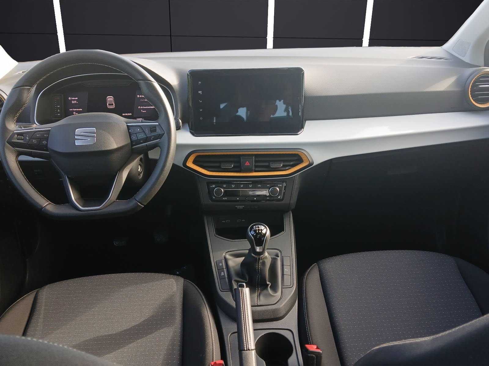 Fahrzeugabbildung SEAT Ibiza TSI Style LED Navi Climatronic AID GRA RFK SH