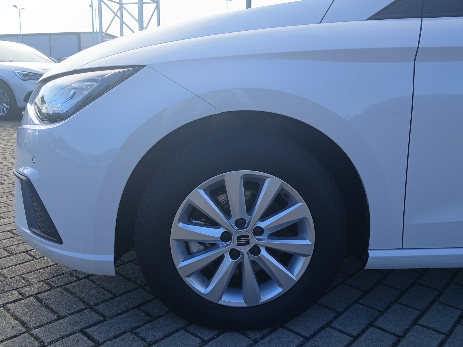 Fahrzeugabbildung SEAT Ibiza TSI Style LED Navi Climatronic AID GRA RFK SH