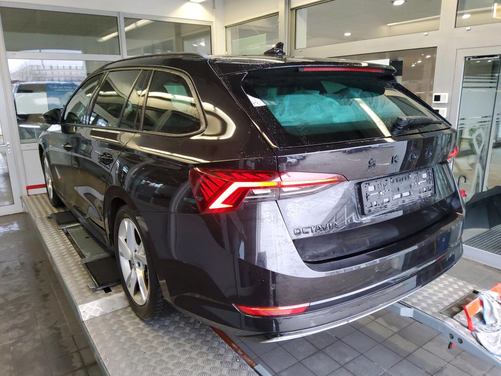 Fahrzeugabbildung SKODA Octavia Combi TSI Sportline DSG 4x4 LED Pano GRA PDC SH 19
