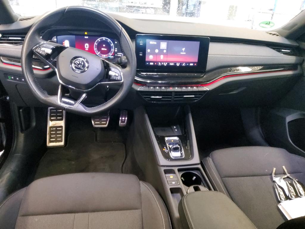 Fahrzeugabbildung SKODA Octavia Combi TSI Sportline DSG 4x4 LED Pano GRA PDC SH 19