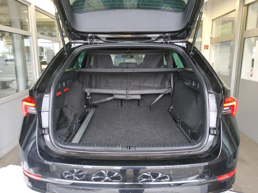 Fahrzeugabbildung SKODA Octavia Combi TSI Sportline DSG 4x4 LED Pano GRA PDC SH 19