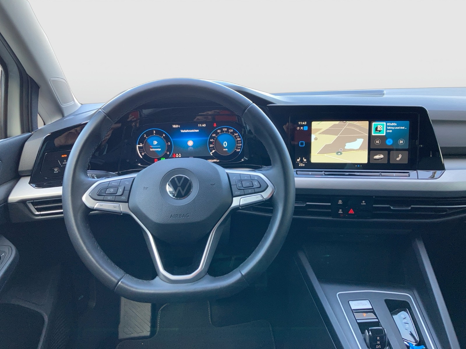 Fahrzeugabbildung Volkswagen Golf VIII Variant TDI Life DSG LED Navi ACC PDC