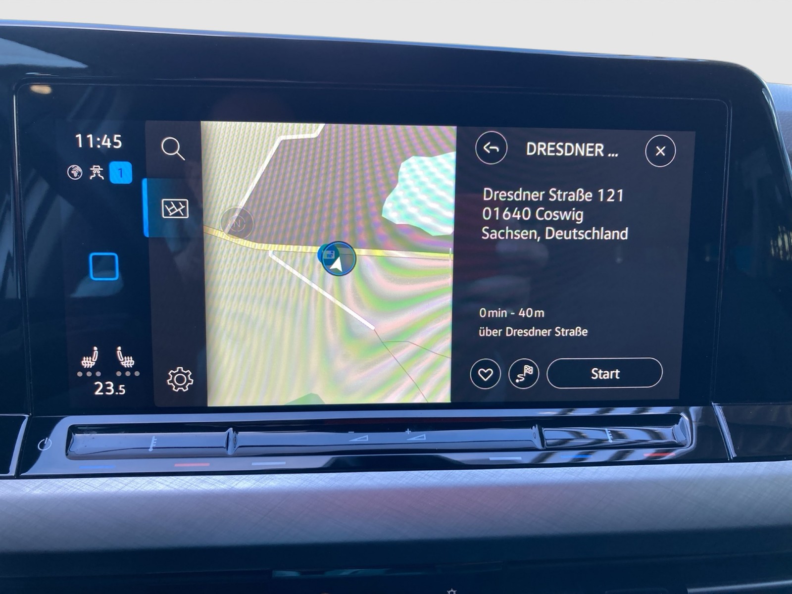 Fahrzeugabbildung Volkswagen Golf VIII Variant TDI Life DSG LED Navi ACC PDC