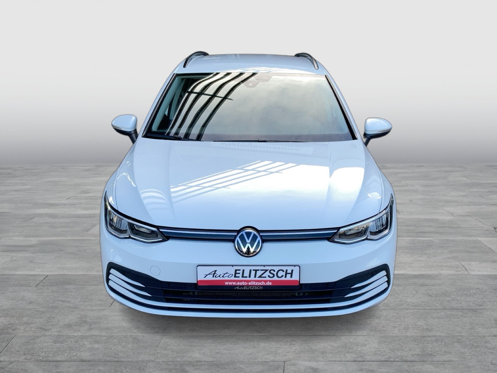 Fahrzeugabbildung Volkswagen Golf VIII Variant TDI Life DSG LED Navi ACC PDC