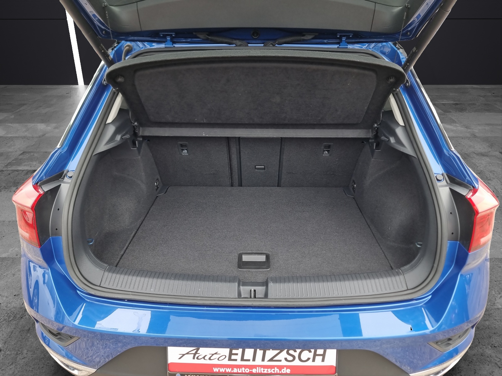 Fahrzeugabbildung Volkswagen T-Roc Style DSG LED ACC AHK Kamera Navi