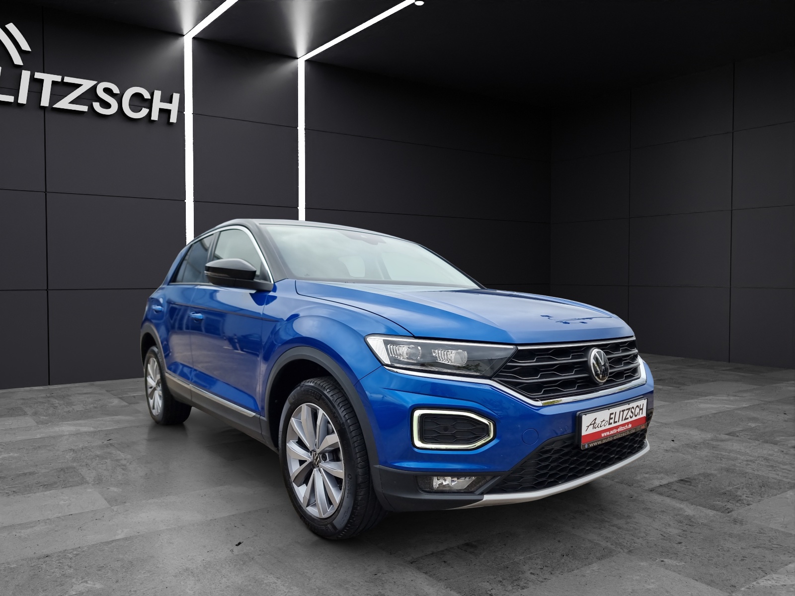Fahrzeugabbildung Volkswagen T-Roc Style DSG LED ACC AHK Kamera Navi