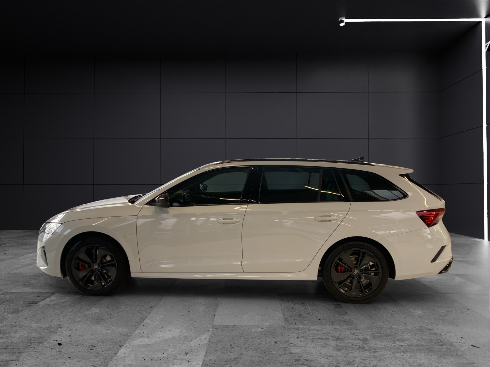 Fahrzeugabbildung SKODA Octavia Combi RS 2.0 TSI 195 kW DSG PANO AHZV DCC RS-LOUNGE