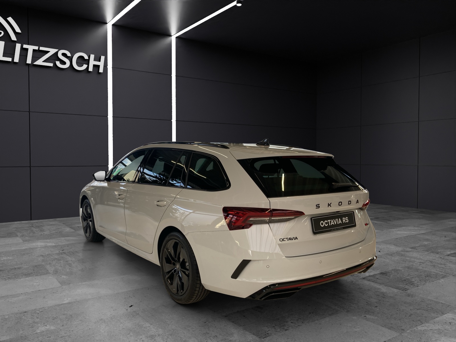Fahrzeugabbildung SKODA Octavia Combi RS 2.0 TSI 195 kW DSG PANO AHZV DCC RS-LOUNGE