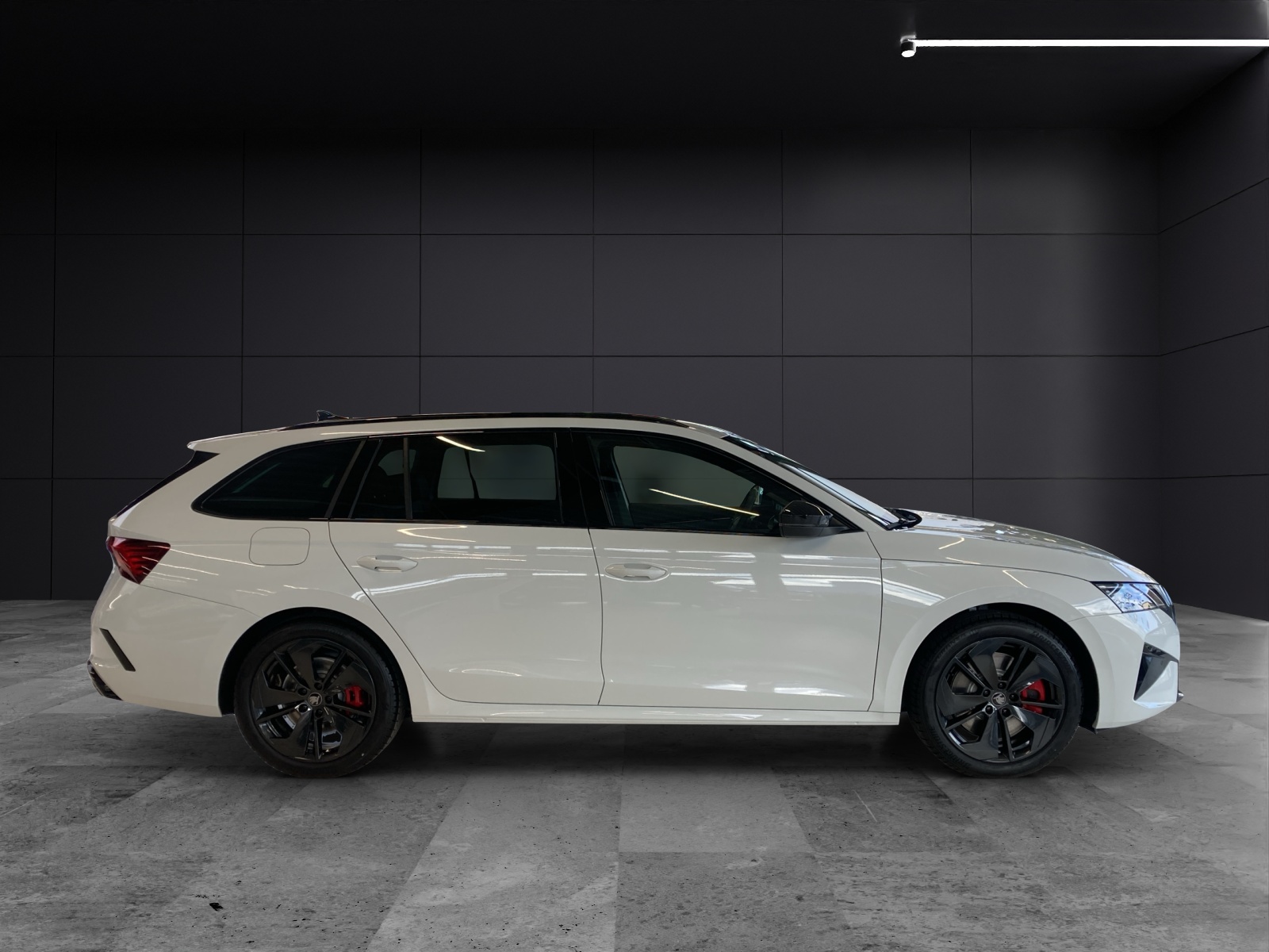 Fahrzeugabbildung SKODA Octavia Combi RS 2.0 TSI 195 kW DSG PANO AHZV DCC RS-LOUNGE