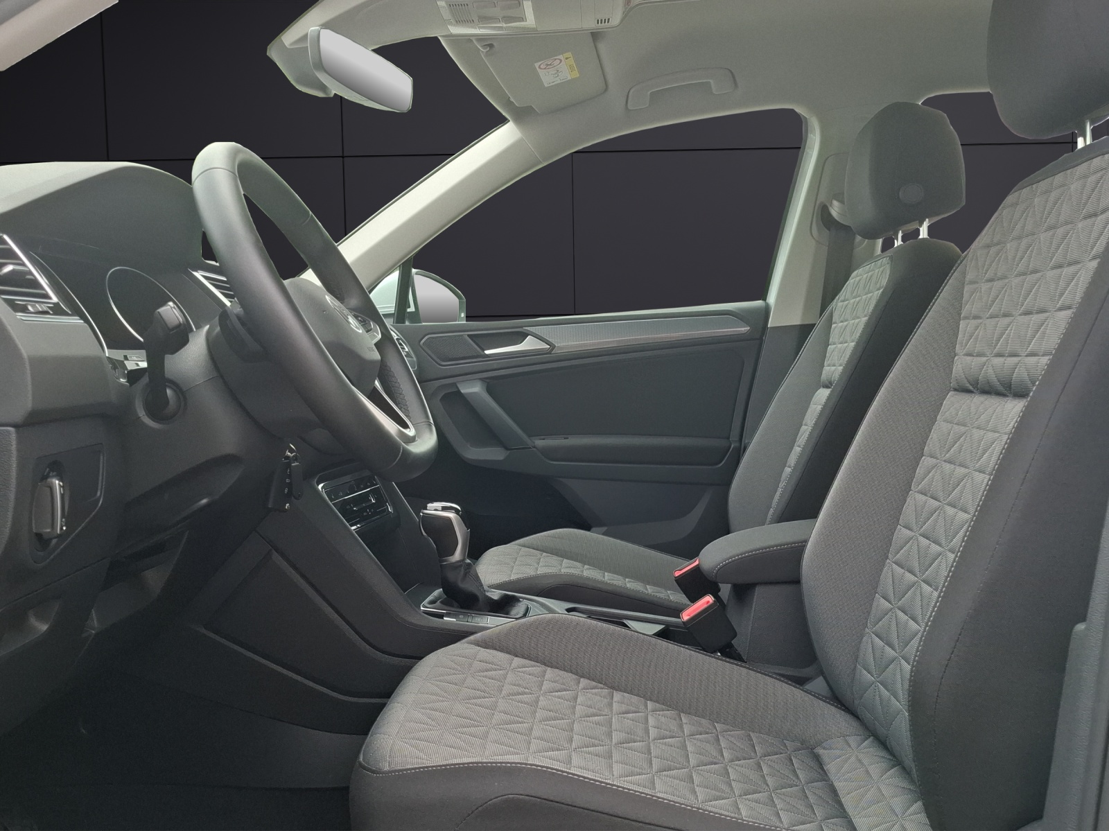 Fahrzeugabbildung Volkswagen Tiguan TSI Life DSG LED AHK Navi ACC RFK SH