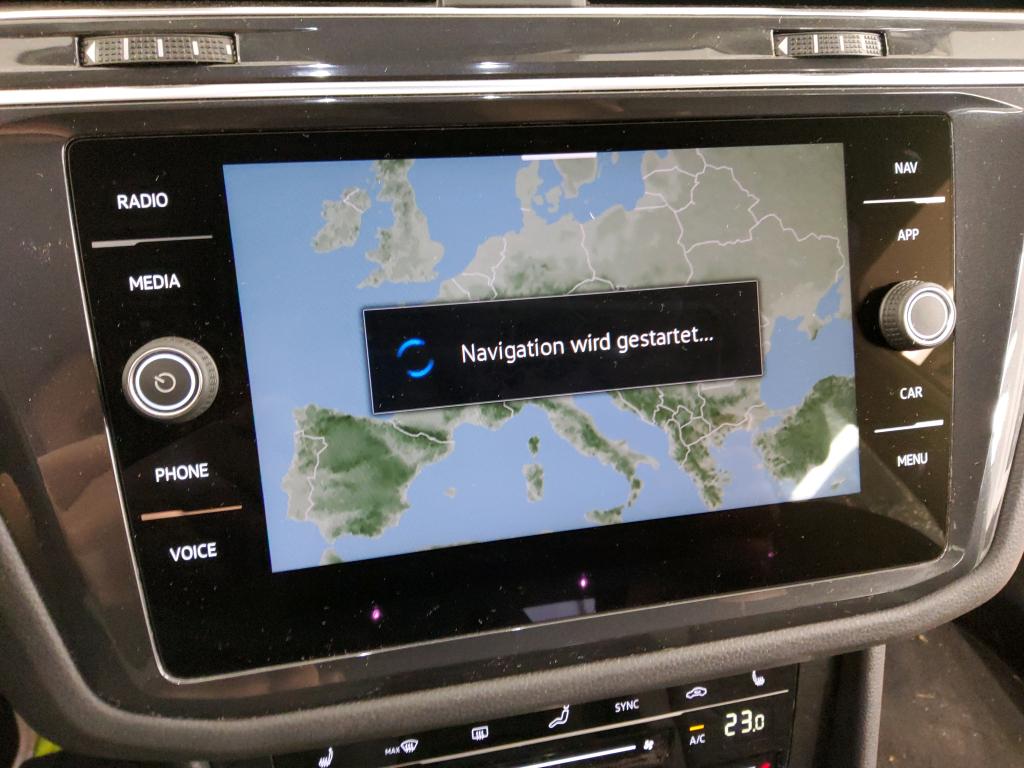 Fahrzeugabbildung Volkswagen Tiguan TSI Life DSG LED AHK Navi ACC RFK SH