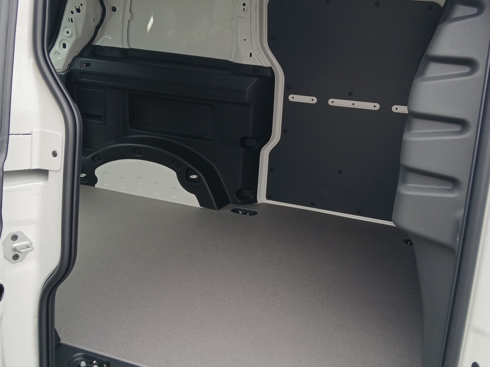 Fahrzeugabbildung Volkswagen ID.Buzz Cargo Pro LED AHK CarPlay RFK SH Holzboden