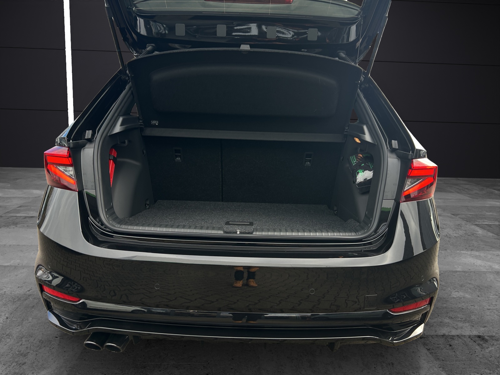 Fahrzeugabbildung SKODA FABIA 130 TSI DSG LED ACC RFK SPORTSITZE DSG LED ACC RFK