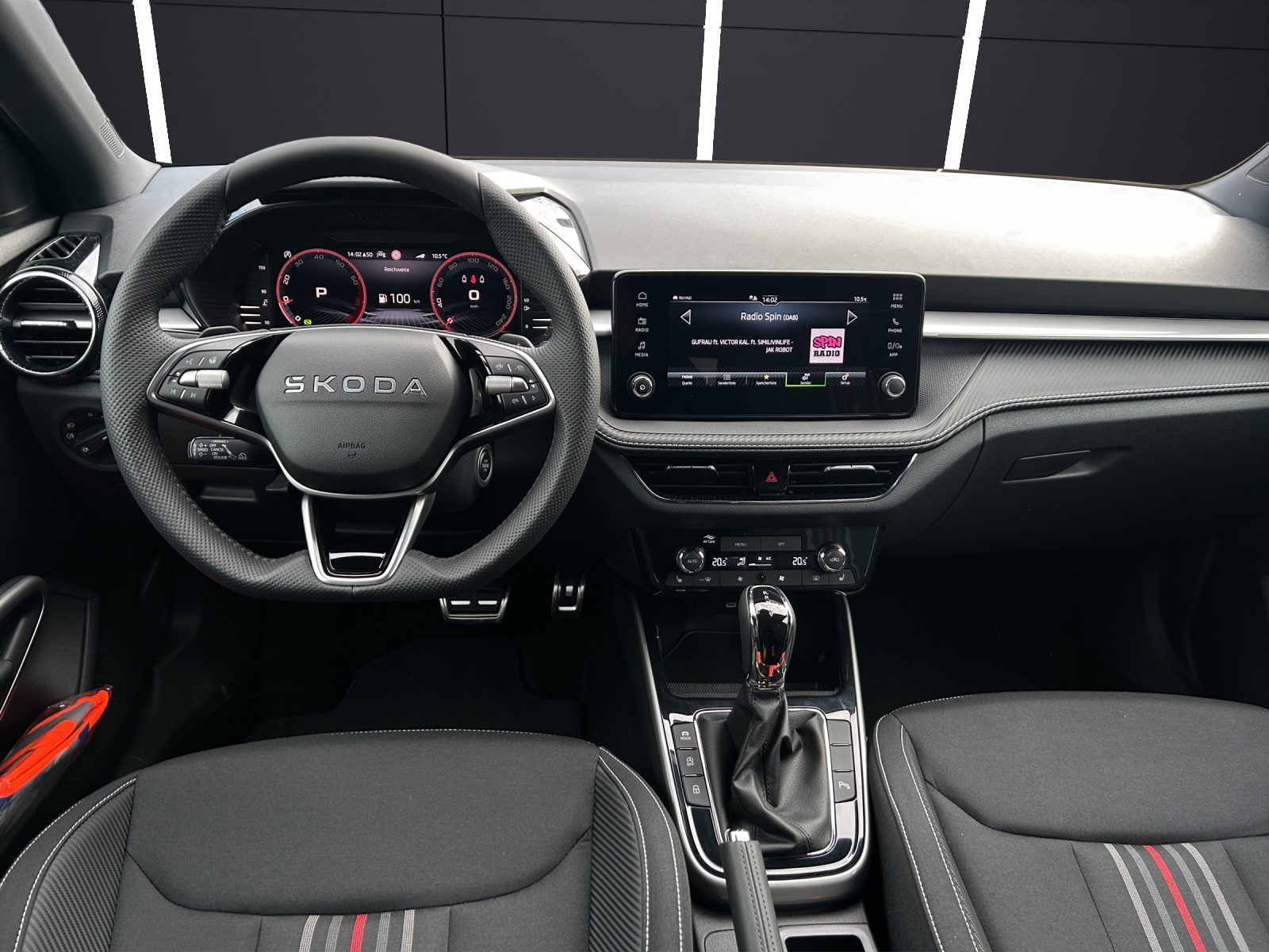 Fahrzeugabbildung SKODA FABIA 130 TSI DSG LED ACC RFK SPORTSITZE DSG LED ACC RFK