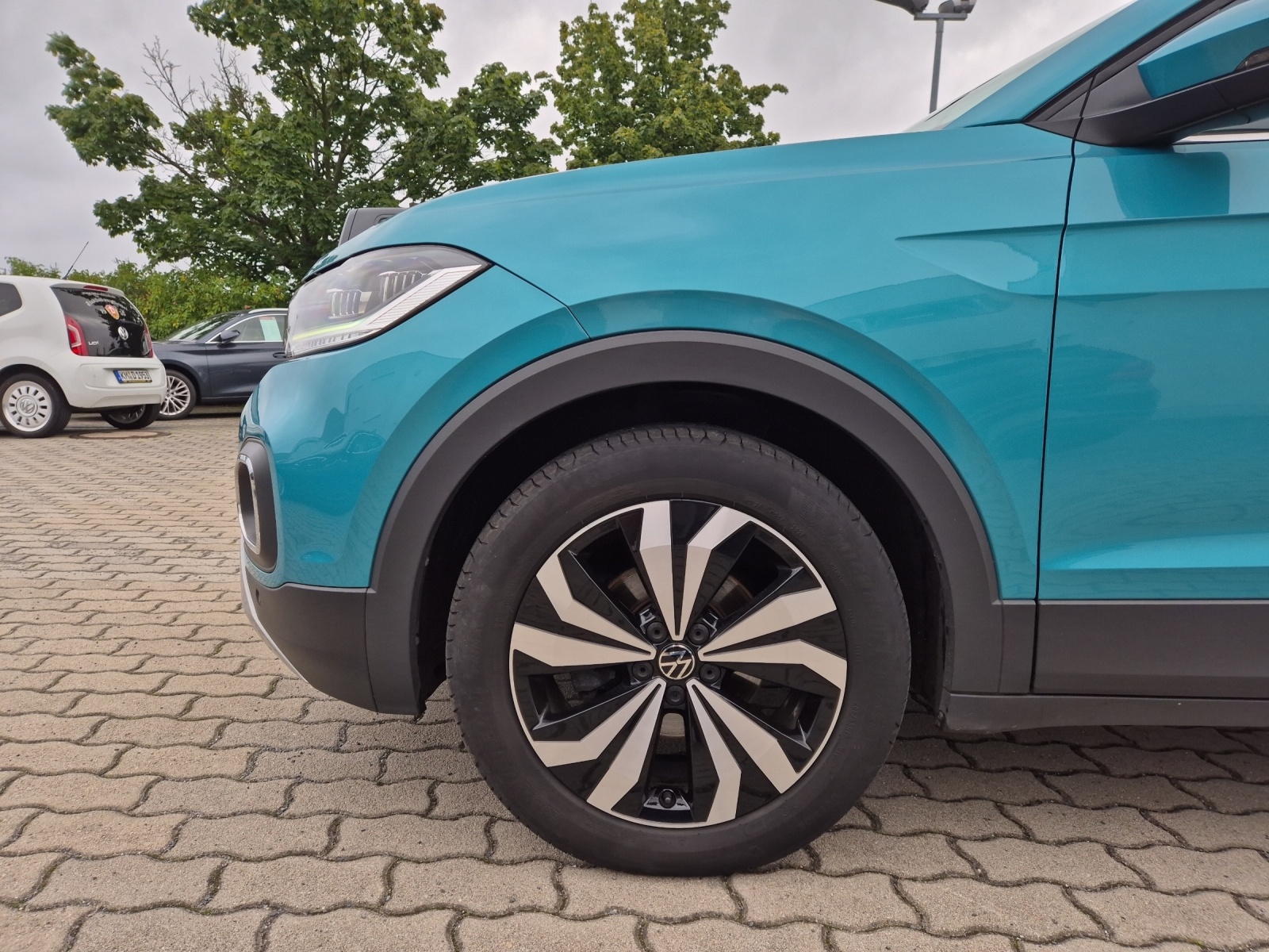 Fahrzeugabbildung Volkswagen T-Cross TSI Style DSG LED Navi ACC RFK SH 17
