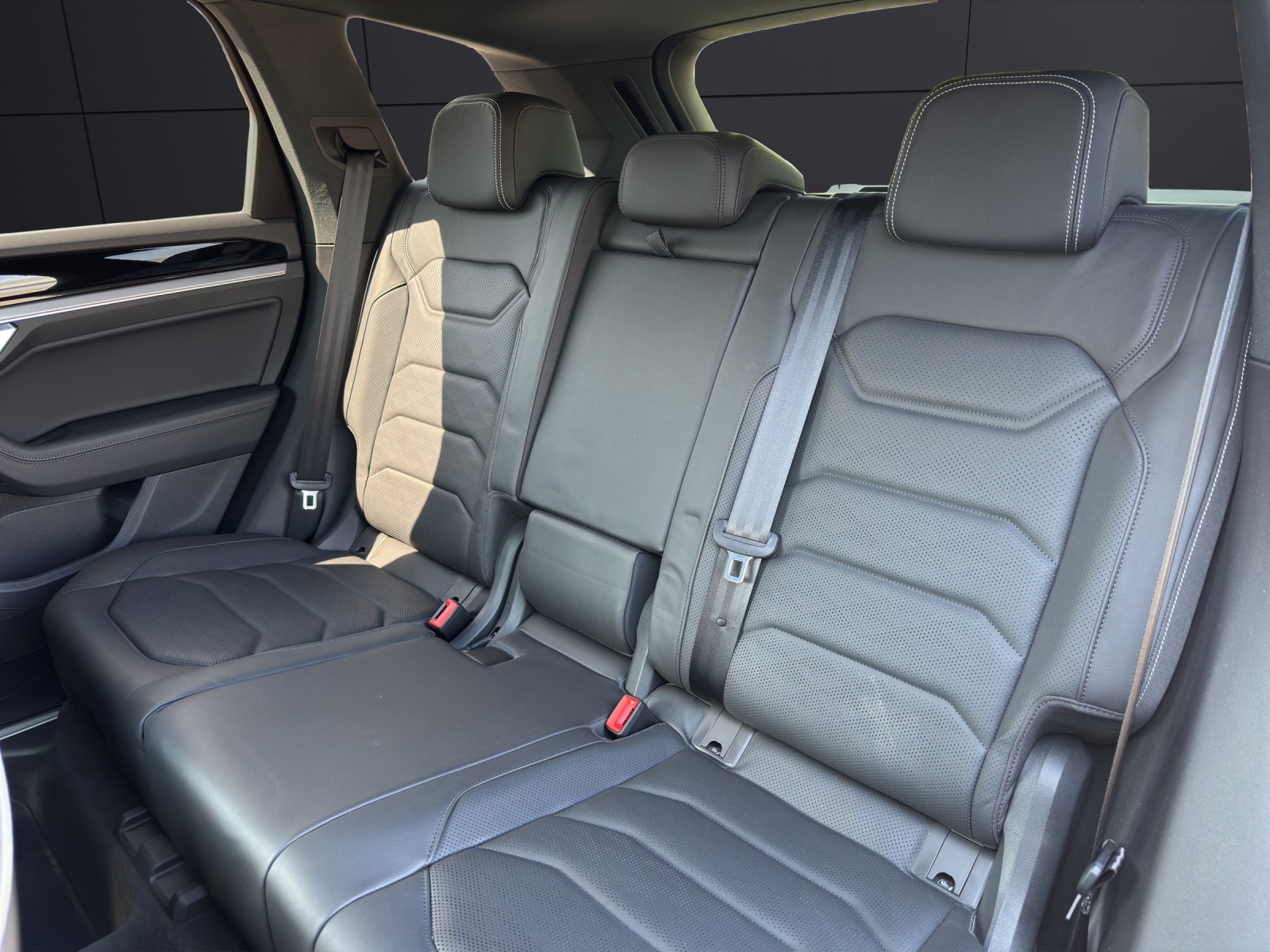 Fahrzeugabbildung Volkswagen Touareg Elegance TDI 4M MATRIX Luft AHK Standhzg RFK