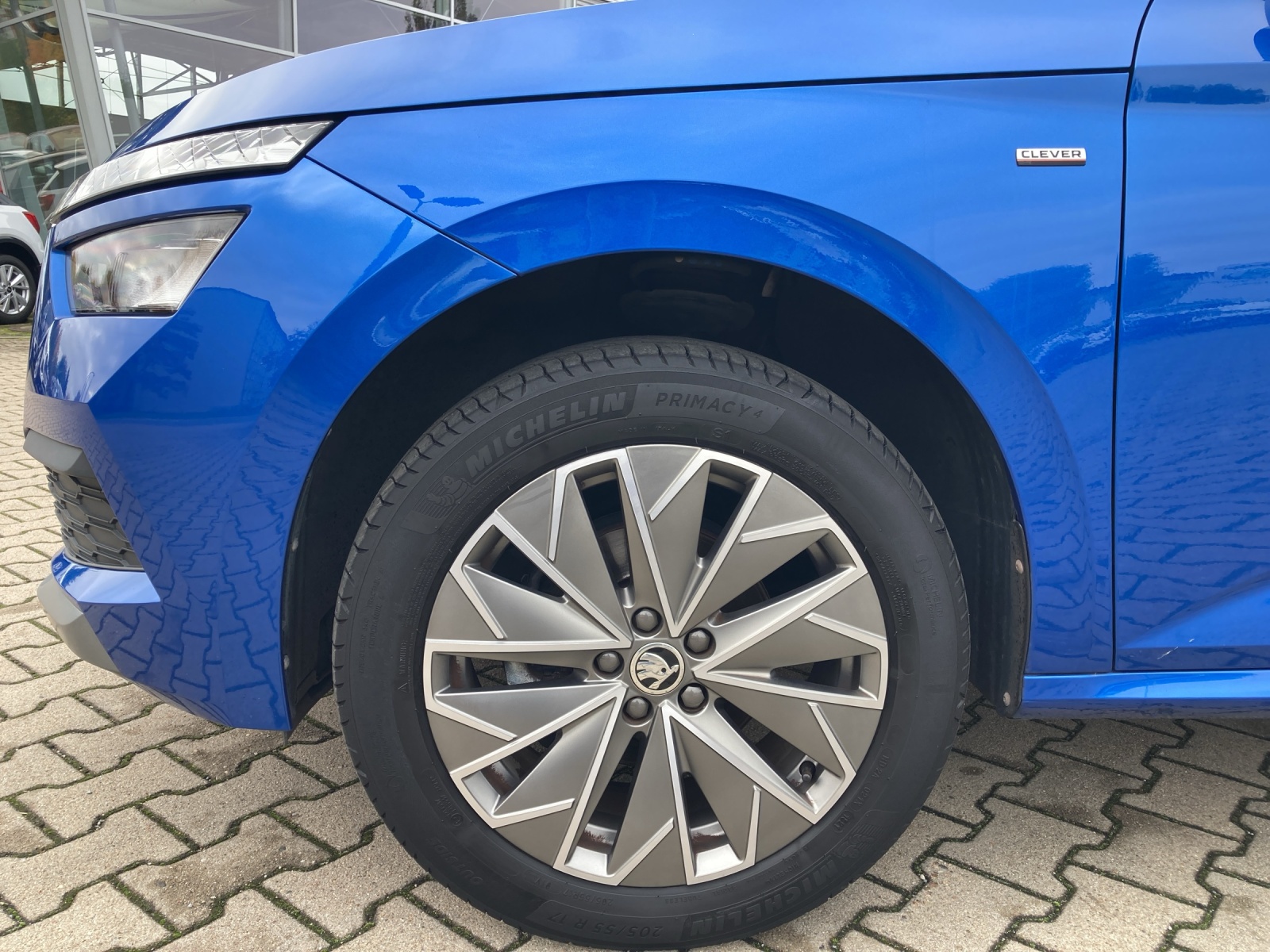 Fahrzeugabbildung SKODA Kamiq TSI Clever LED AHK Navi GRA RFK SH