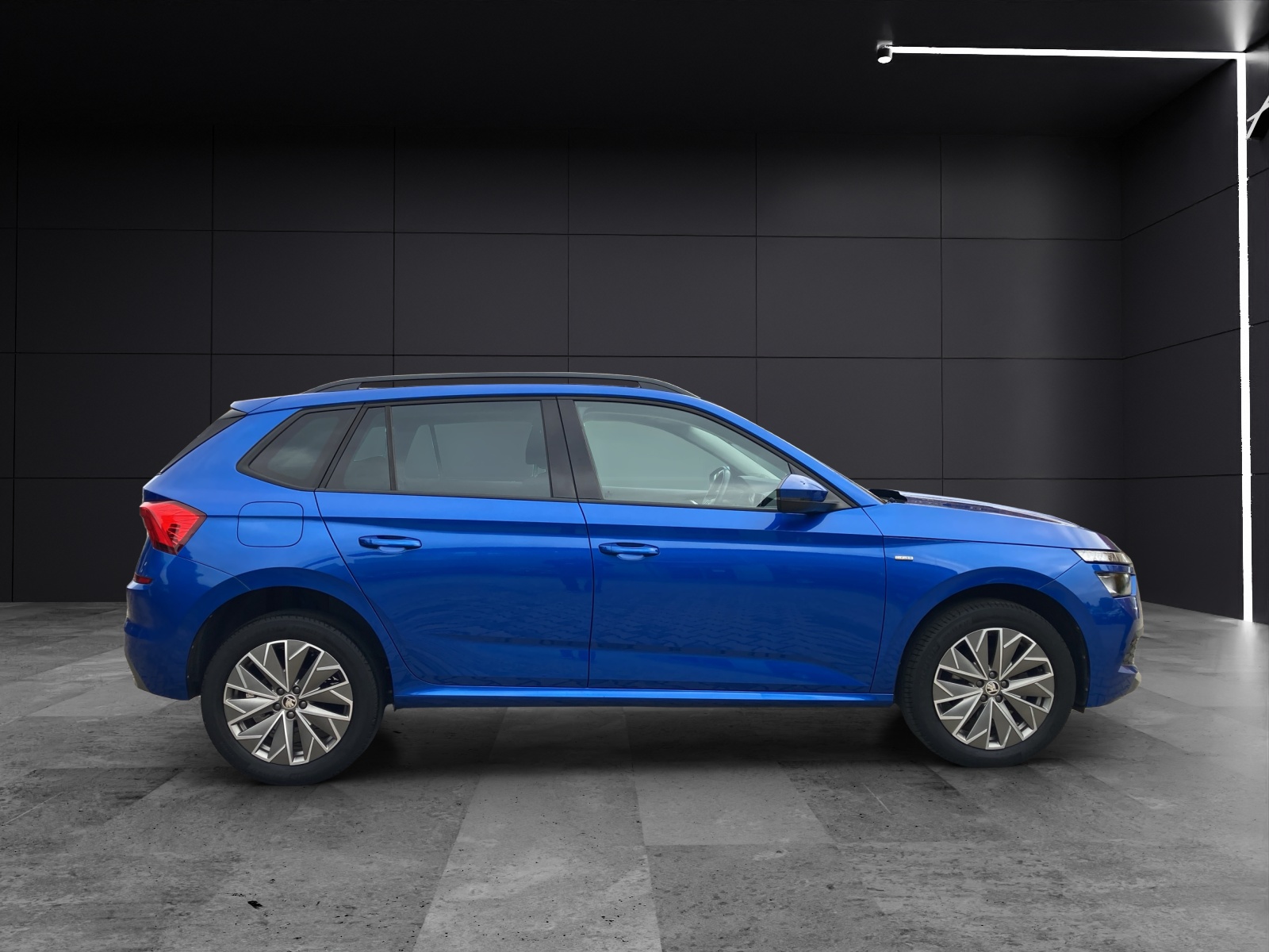 Fahrzeugabbildung SKODA Kamiq TSI Clever LED AHK Navi GRA RFK SH