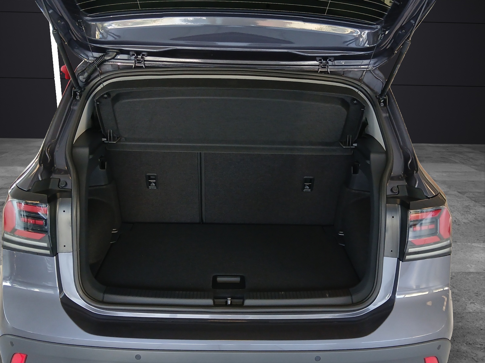 Fahrzeugabbildung Volkswagen T-Cross Life LED Read2Discover AppConnect