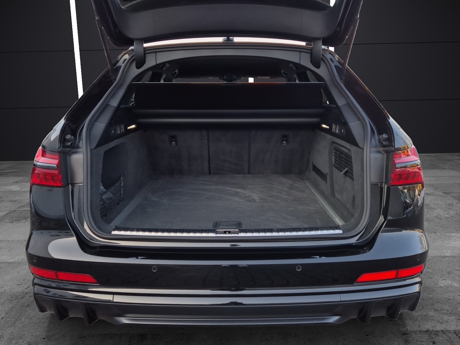 Fahrzeugabbildung Audi S6 Avant TDI quattro Matrix Navi AVC ACC B&O 20