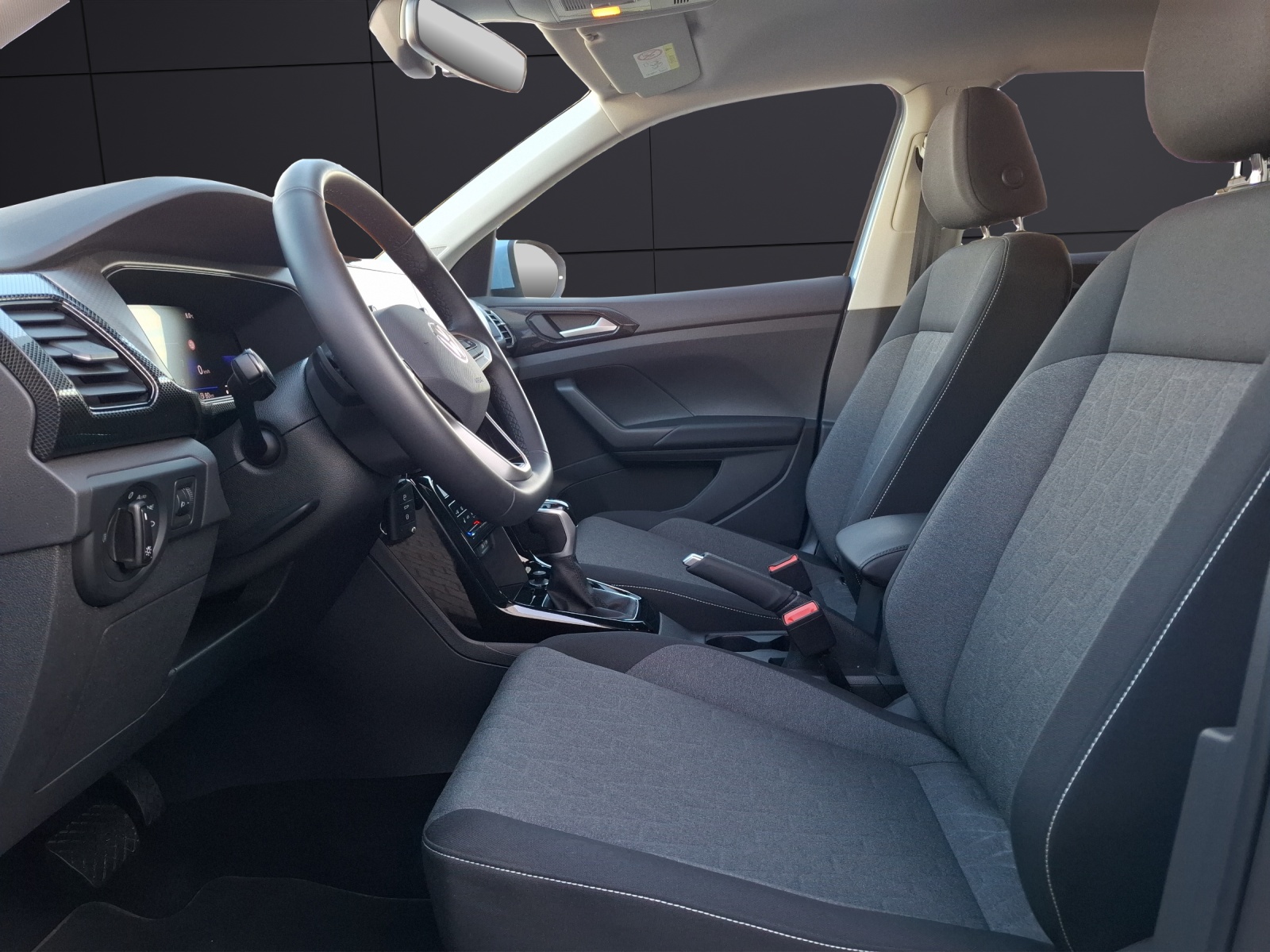 Fahrzeugabbildung Volkswagen T-Cross TSI Life DSG LED AHK AID ACC RFK SH LM