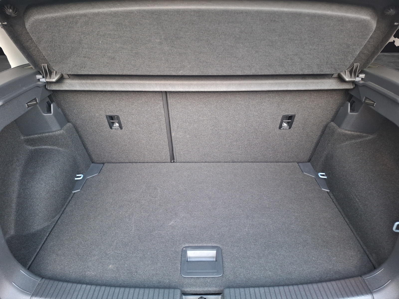 Fahrzeugabbildung Volkswagen T-Cross TSI Life DSG LED AHK AID ACC RFK SH LM