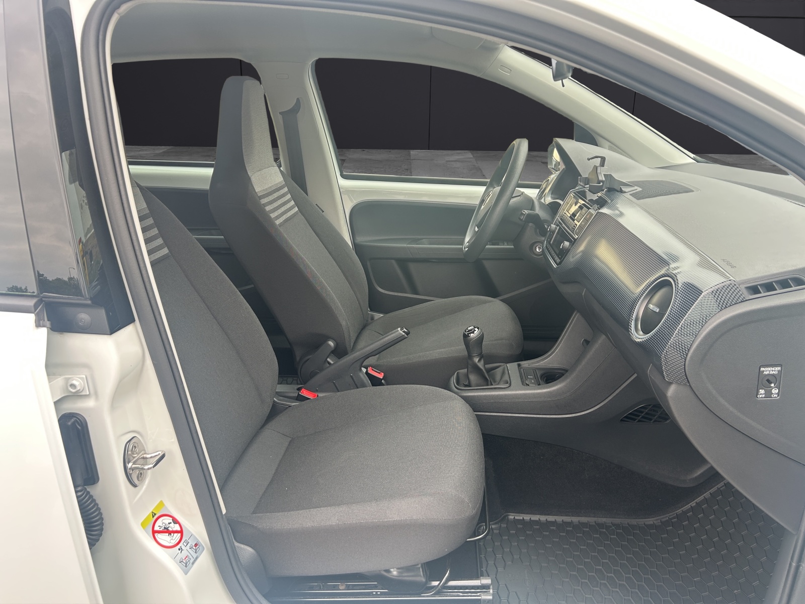 Fahrzeugabbildung Volkswagen up! 1.0 Klima RFK DAB SHZ Tempomat