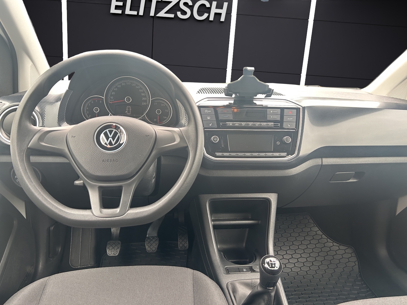 Fahrzeugabbildung Volkswagen up! 1.0 Klima RFK DAB SHZ Tempomat