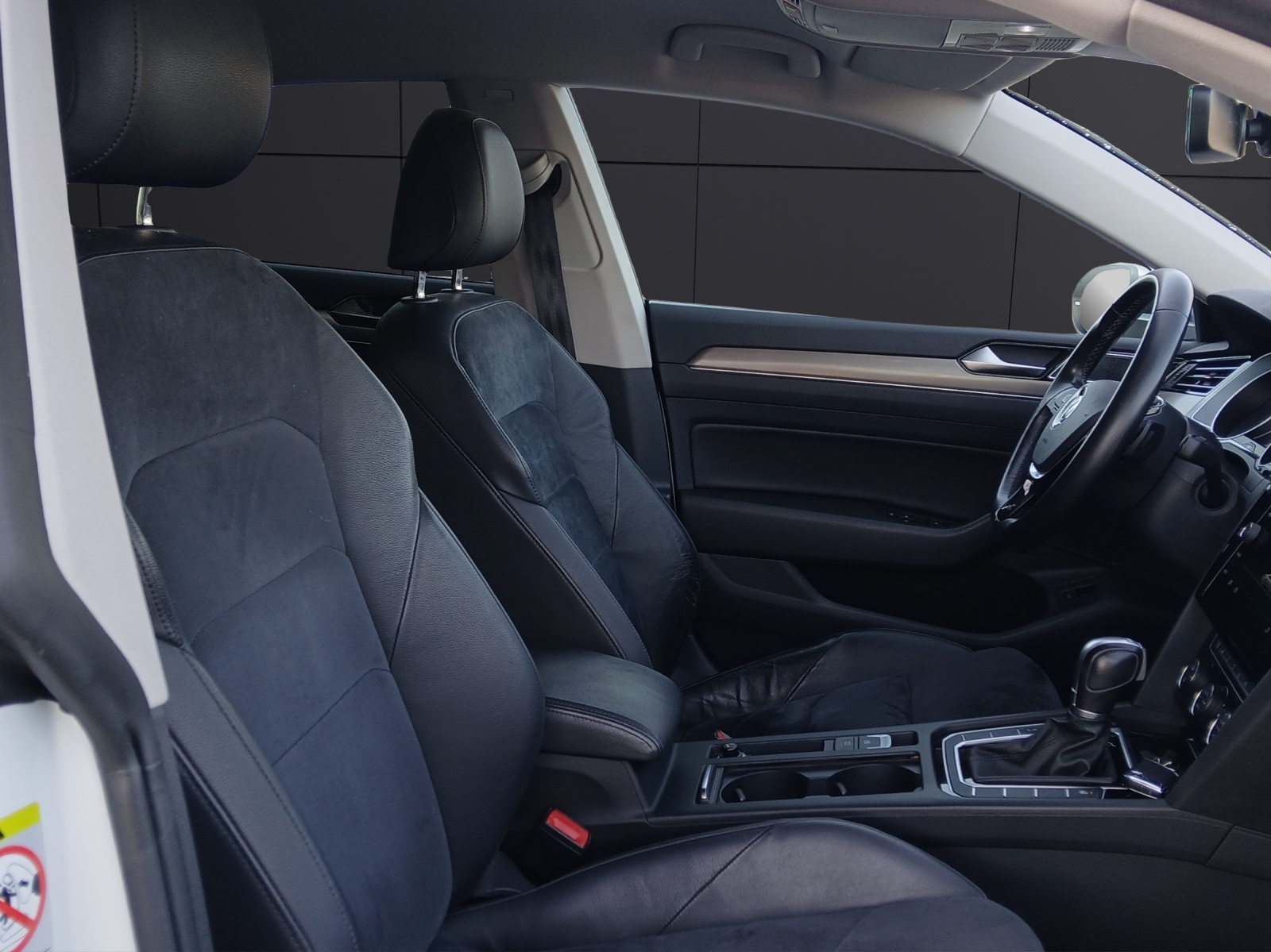 Fahrzeugabbildung Volkswagen Arteon TDI Elegance DSG LED Navi ACC RFK SH 19