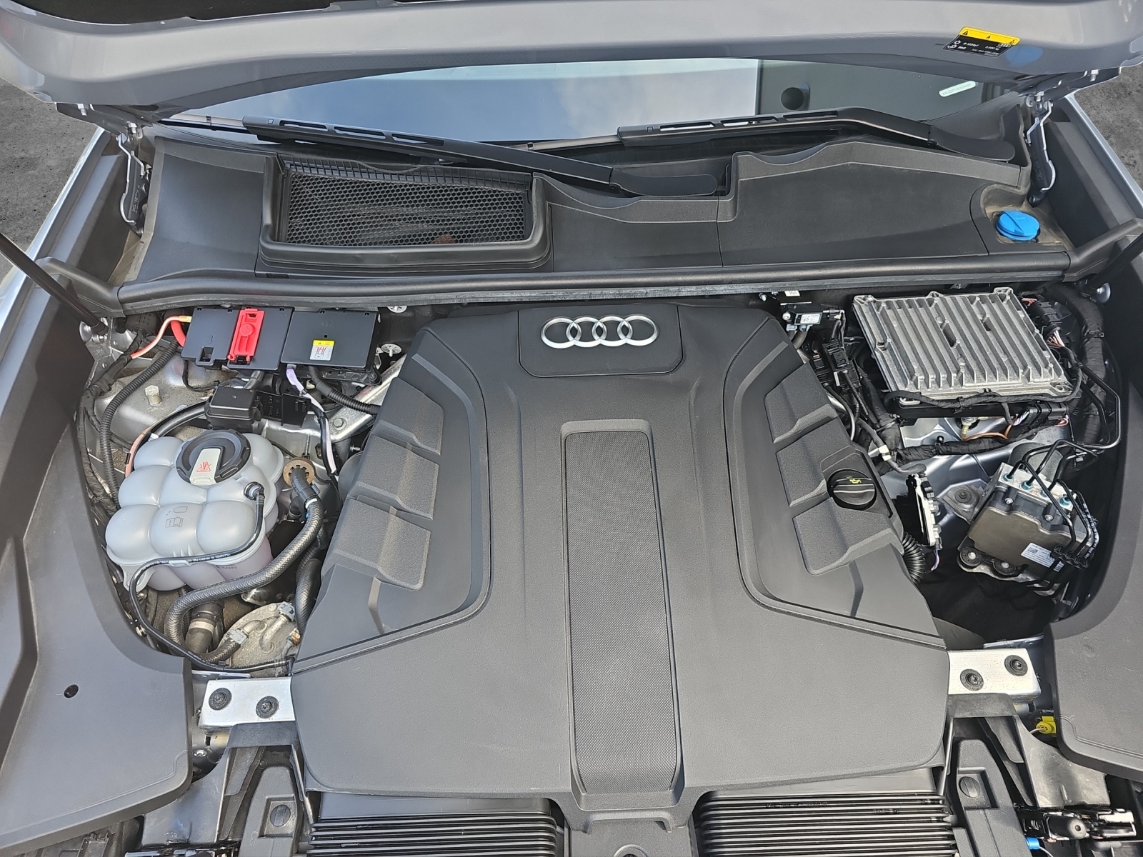 Fahrzeugabbildung Audi Q8 50 TDI Q S line MATRIX ACC 21