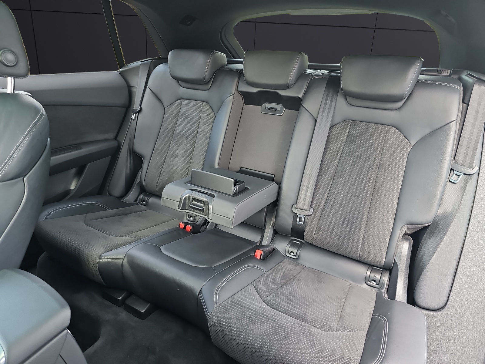 Fahrzeugabbildung Audi Q8 50 TDI Q S line MATRIX ACC 21