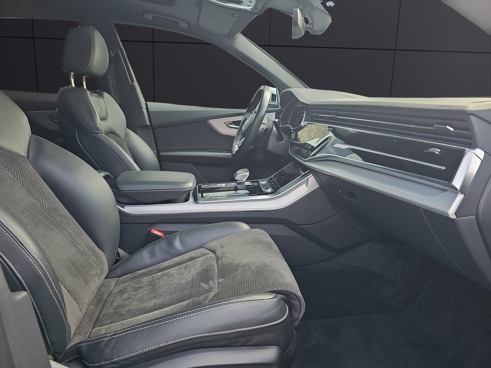 Fahrzeugabbildung Audi Q8 50 TDI Q S line MATRIX ACC 21