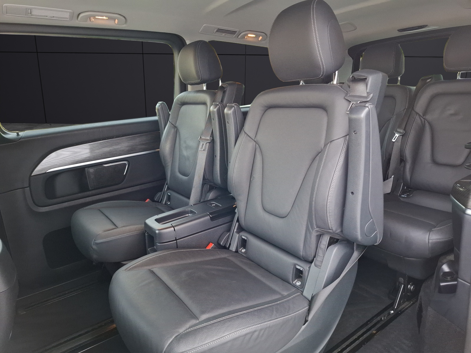 Fahrzeugabbildung Mercedes-Benz V 300 d AMG-Line 4Matic lang AHK 7-Si LED Navi 360°