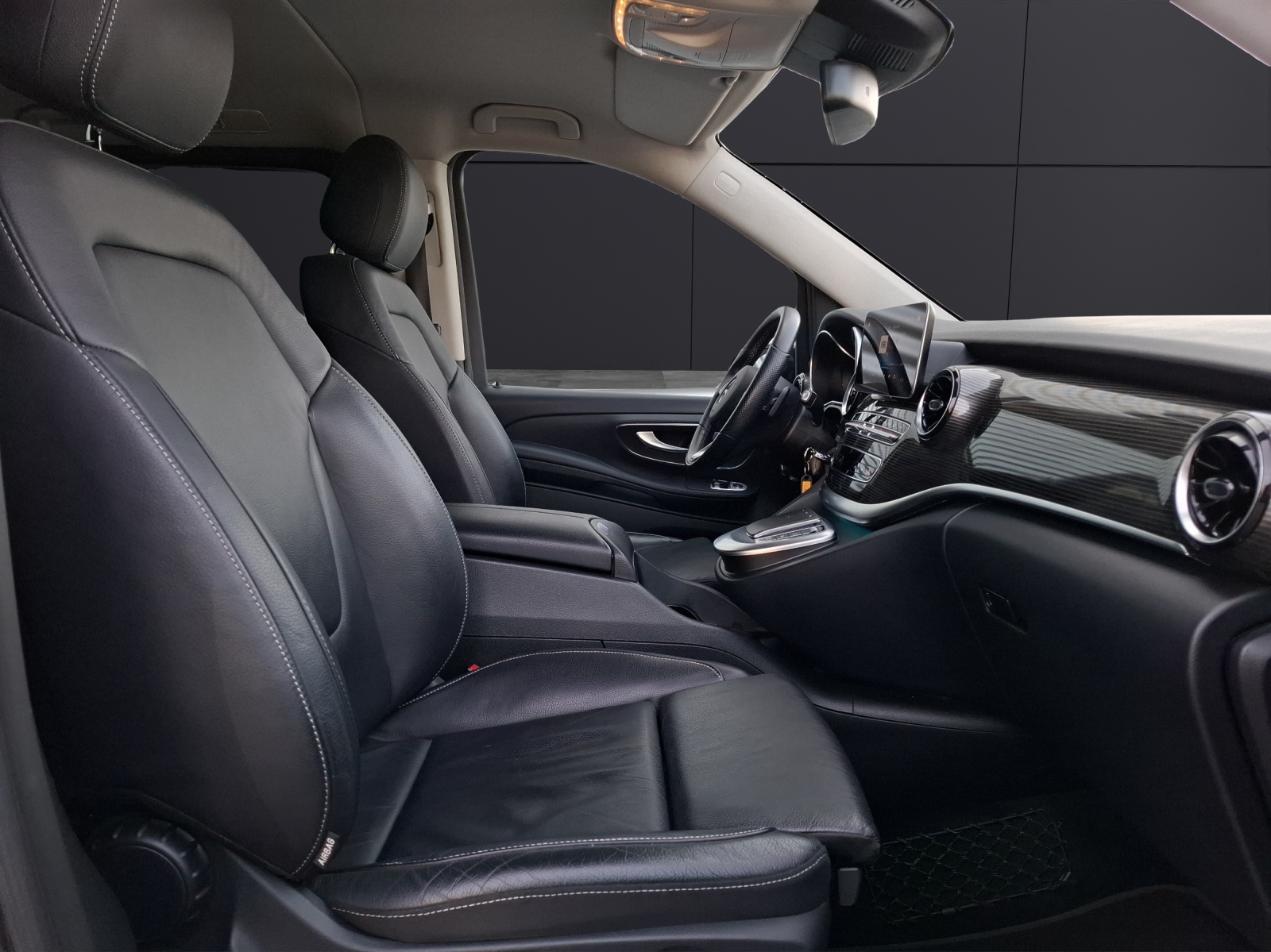 Fahrzeugabbildung Mercedes-Benz V 300 d AMG-Line 4Matic lang AHK 7-Si LED Navi 360°