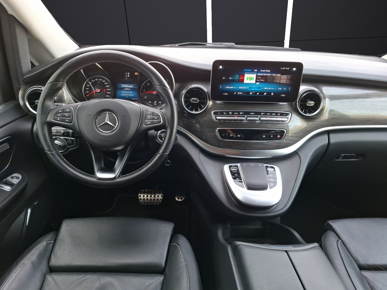 Fahrzeugabbildung Mercedes-Benz V 300 d AMG-Line 4Matic lang AHK 7-Si LED Navi 360°